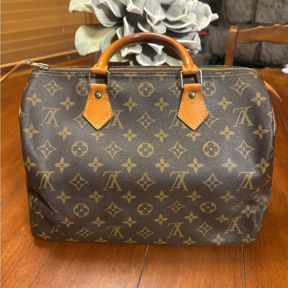 Loius Vuitton Authentic Brown & Tan Monogram Speedy 30 Bag - Picture 3 of 11